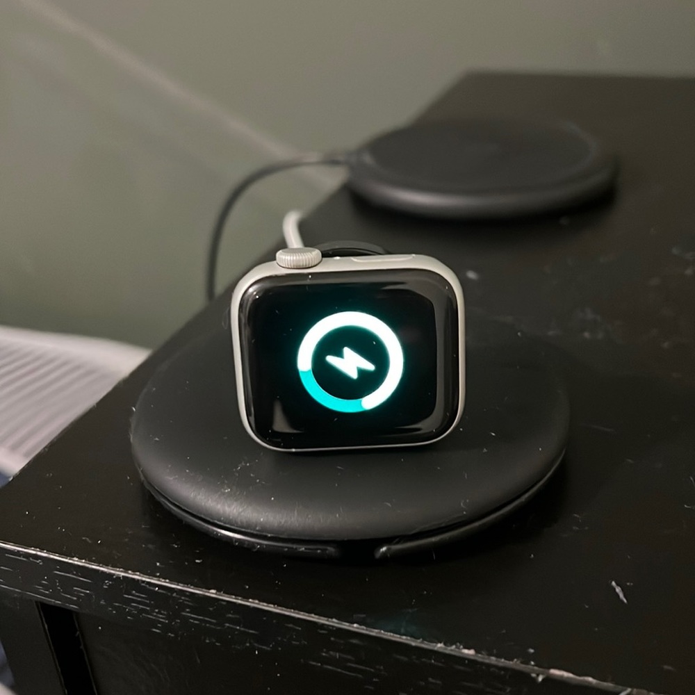 Belkin Iwatch stand